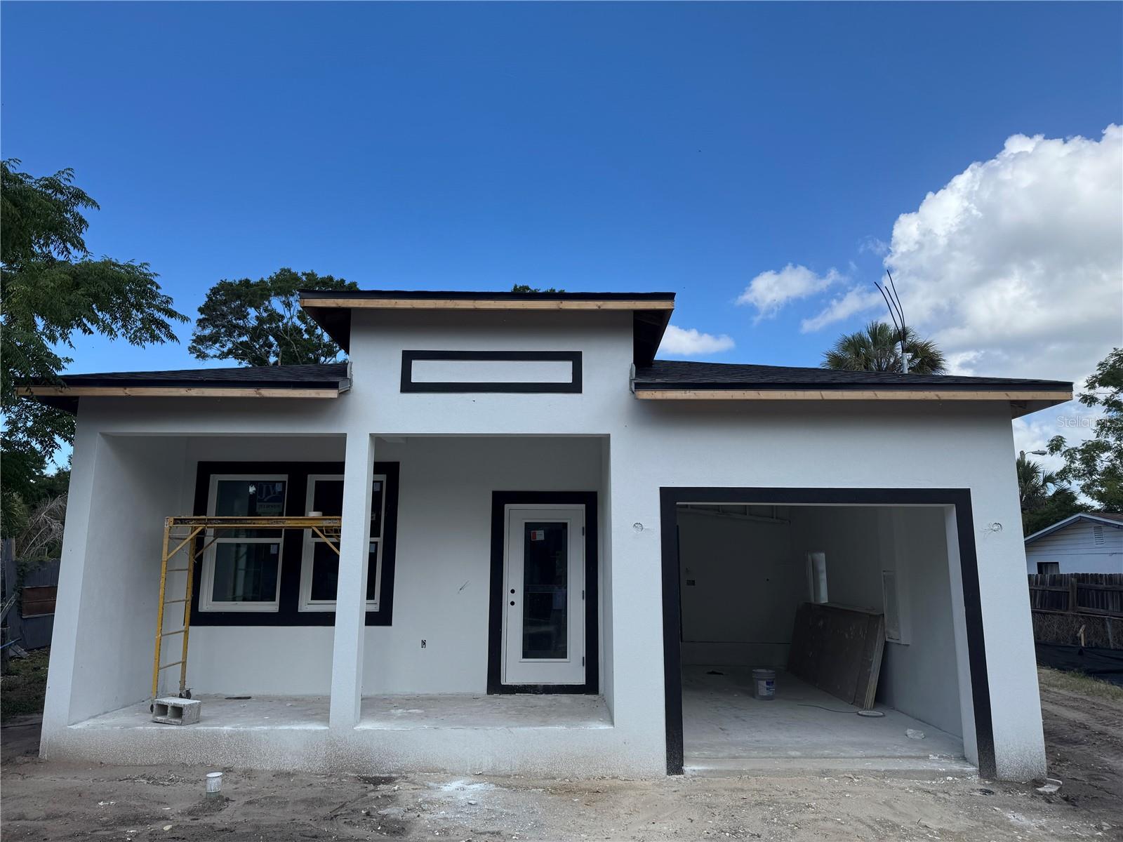 611 Elm Street, FL