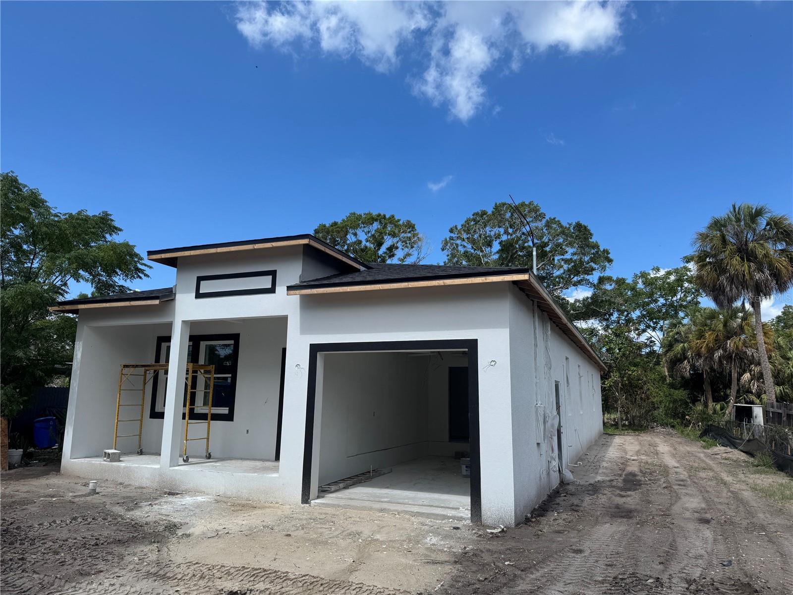 611 Elm Street, FL