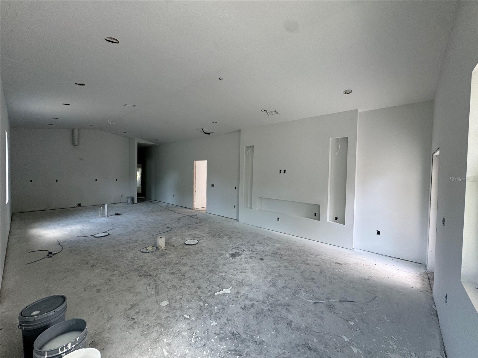 611 Elm Street, FL