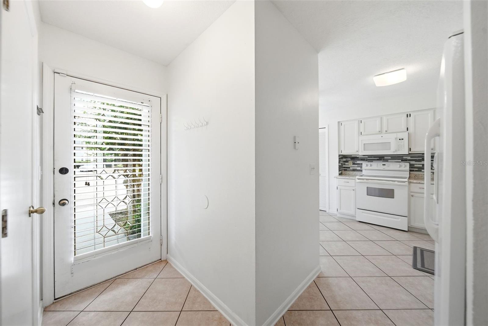 585 Shadow Glenn Place, FL