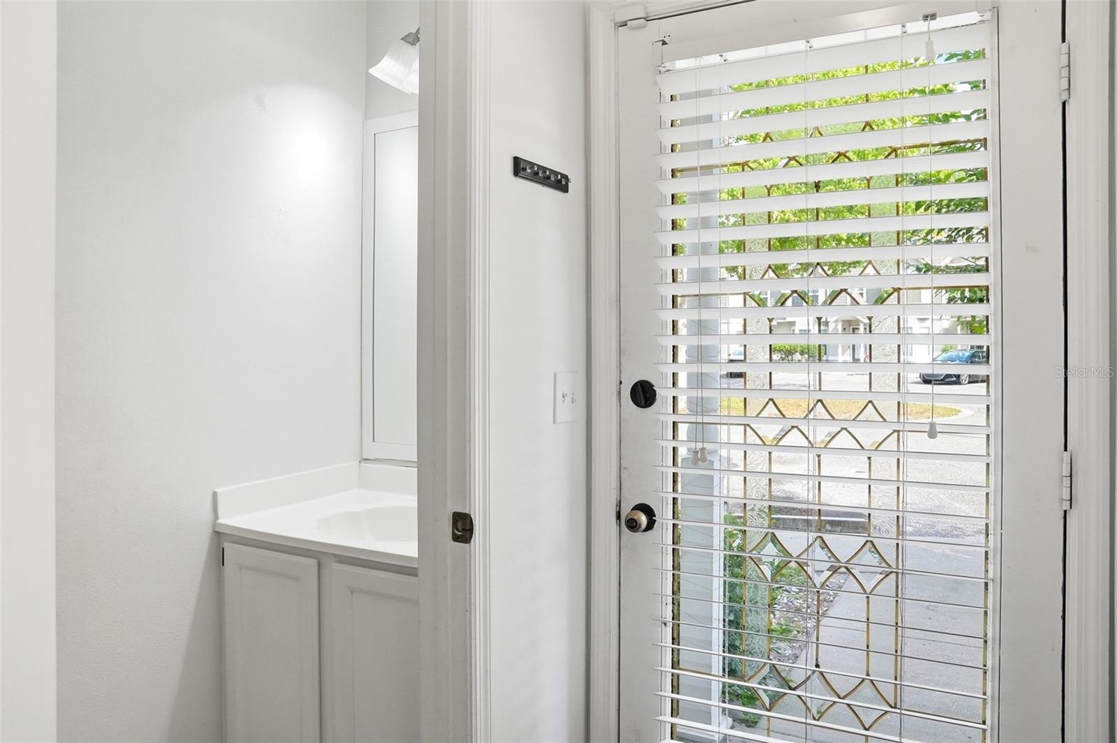 585 Shadow Glenn Place, FL