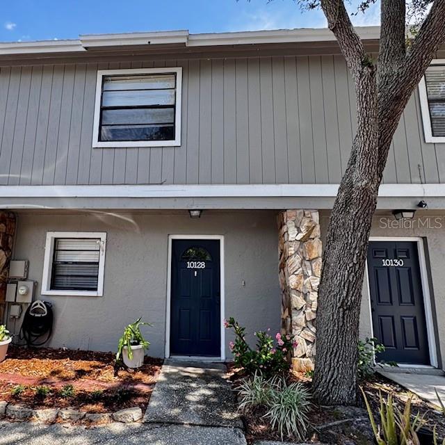 10128 Lake Oak Circle, FL