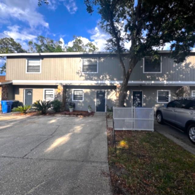 10128 Lake Oak Circle, FL