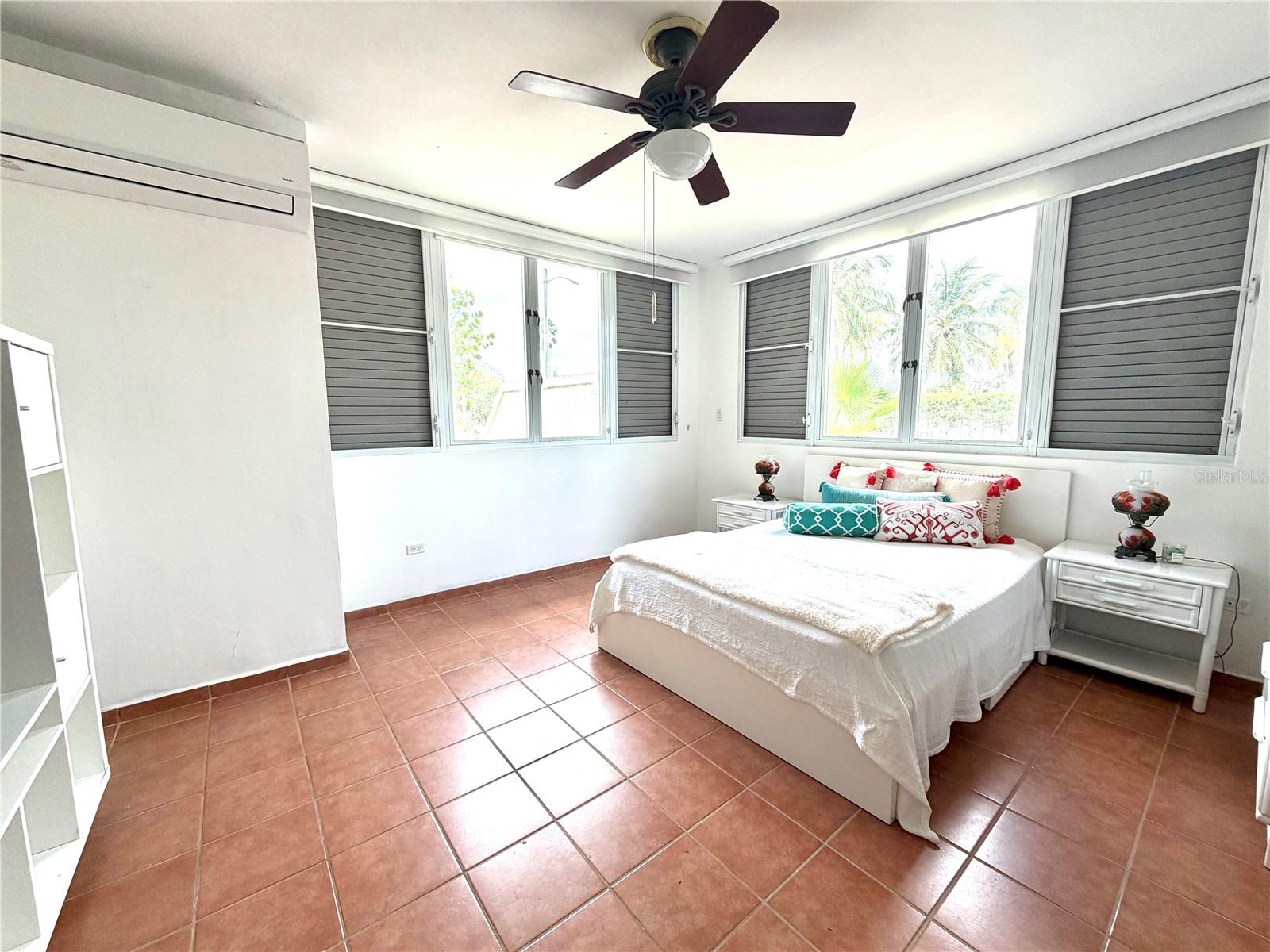 693 North Coast Village, PR