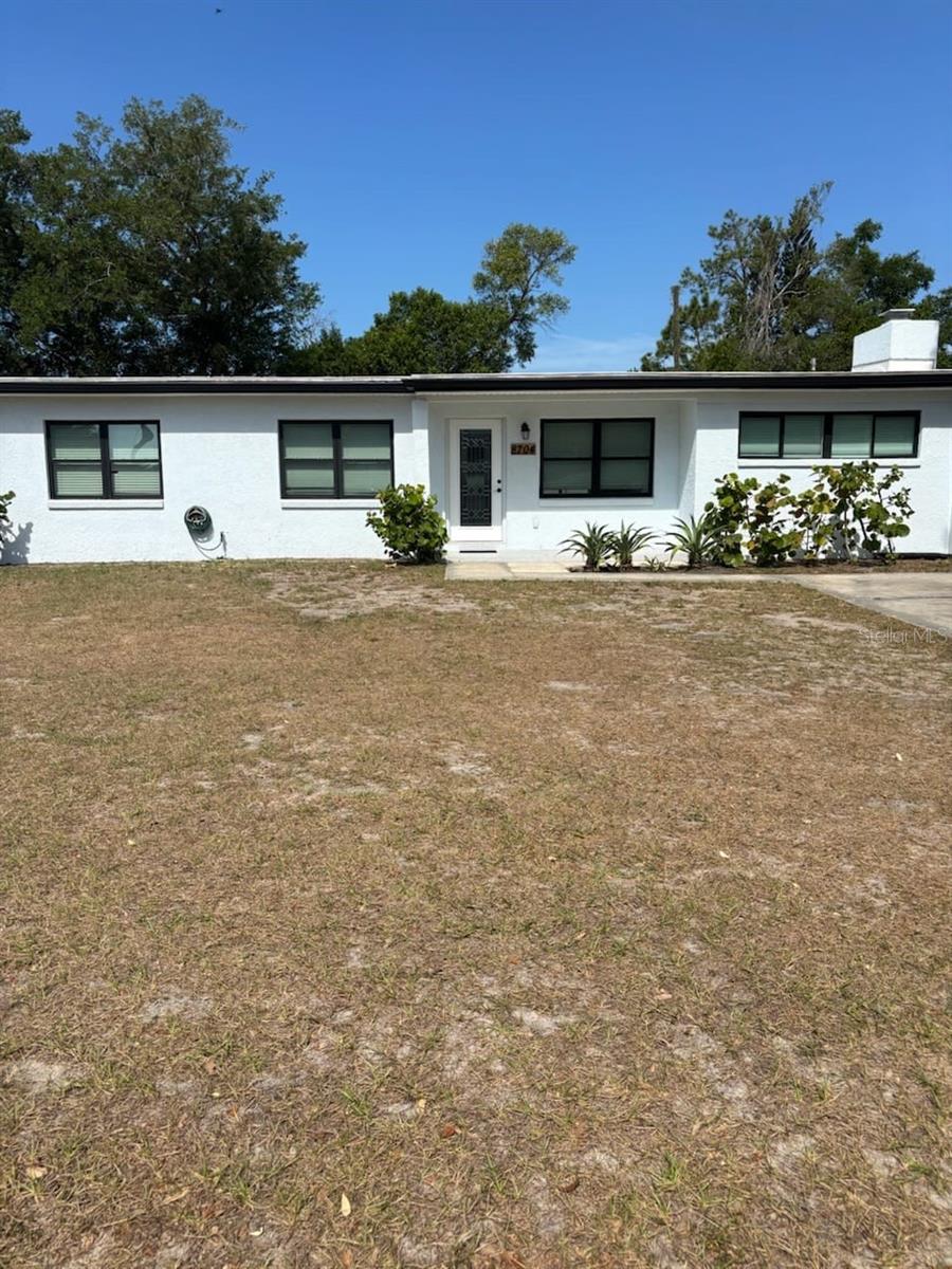 8704 Renfrew Place, FL