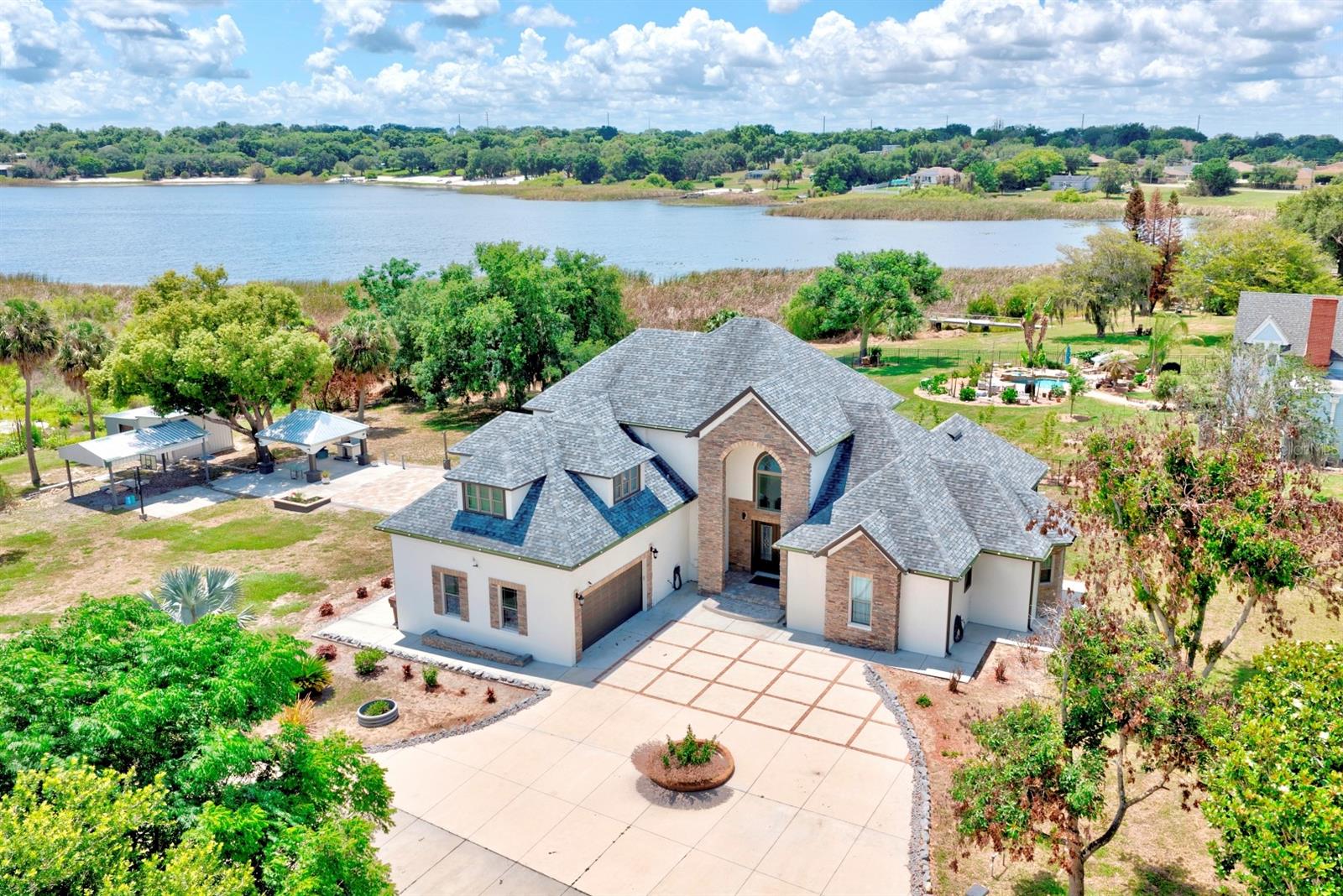 91 Woodland Dr, FL