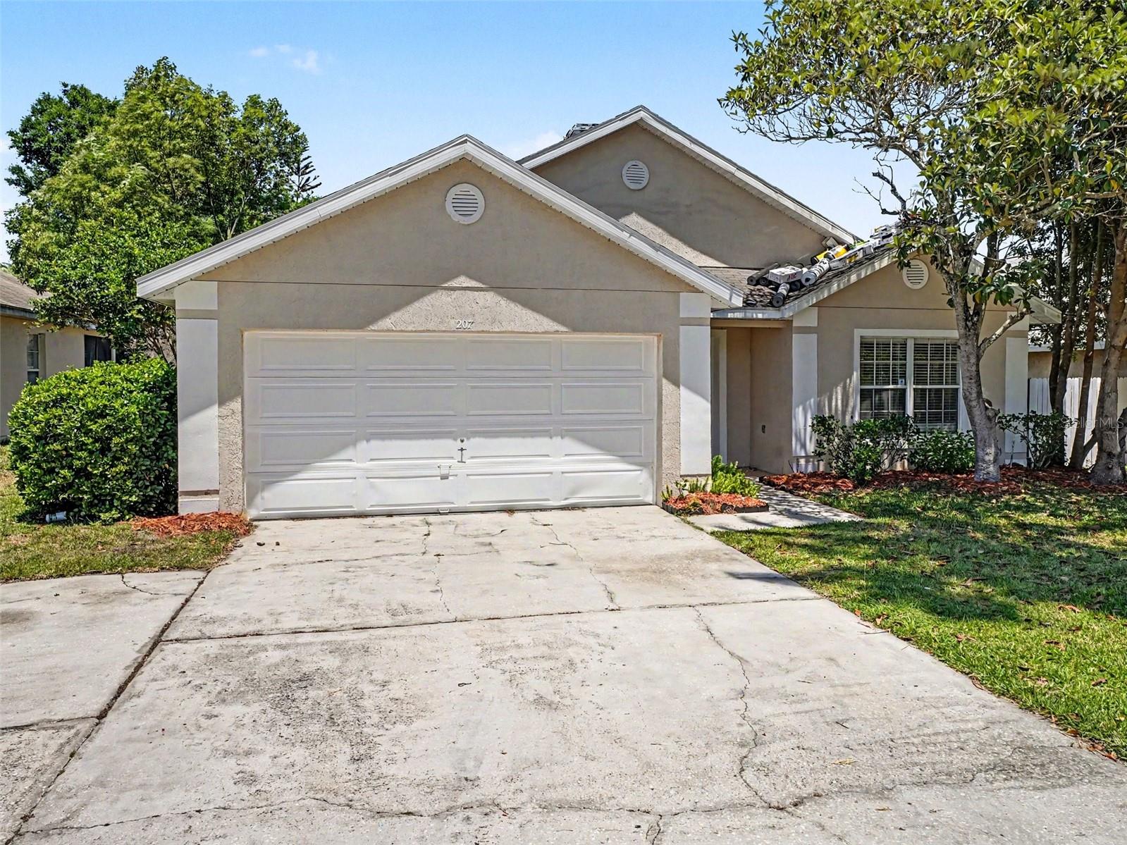 207 Lake Mccoy Drive, FL