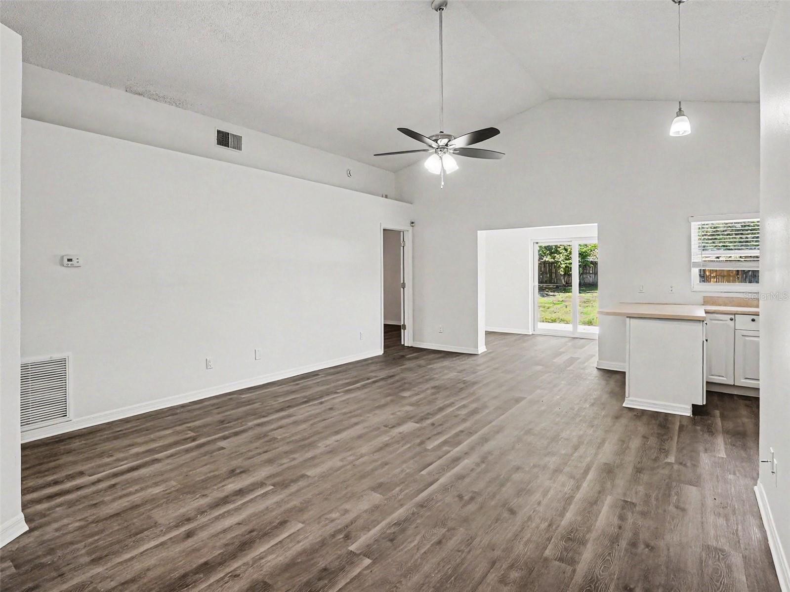 207 Lake Mccoy Drive, FL