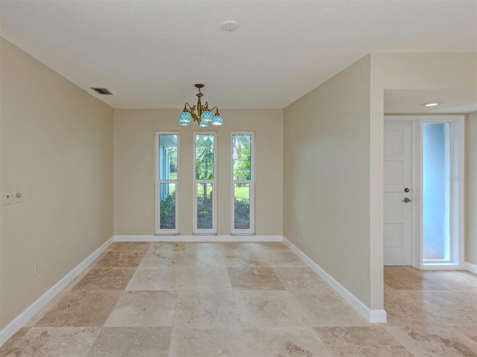 1007 River Oaks Court, FL