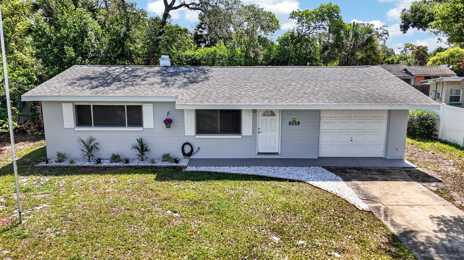 353 Chardon Rd, FL