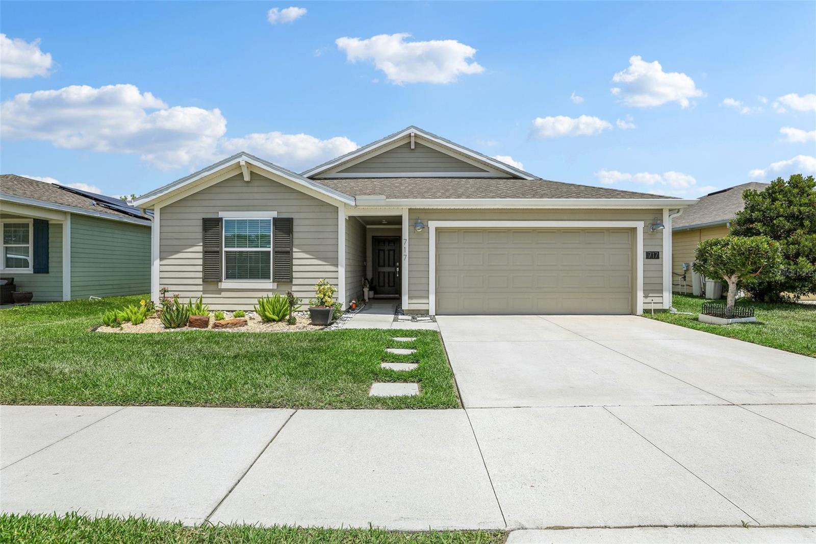 717 Simone Court, FL