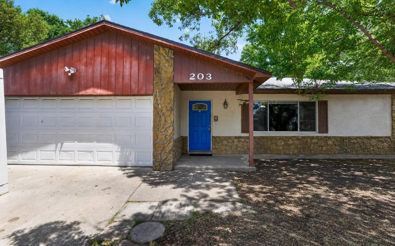 203 Woodfield Drive, FL