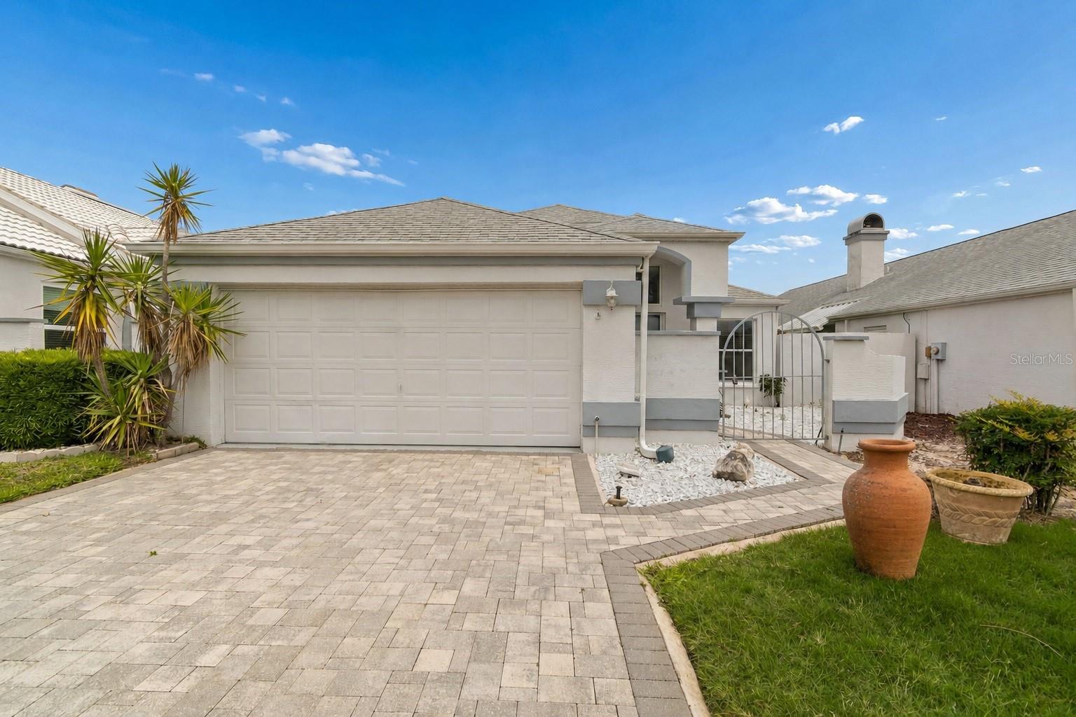 10454 Casa Grande Cir, FL