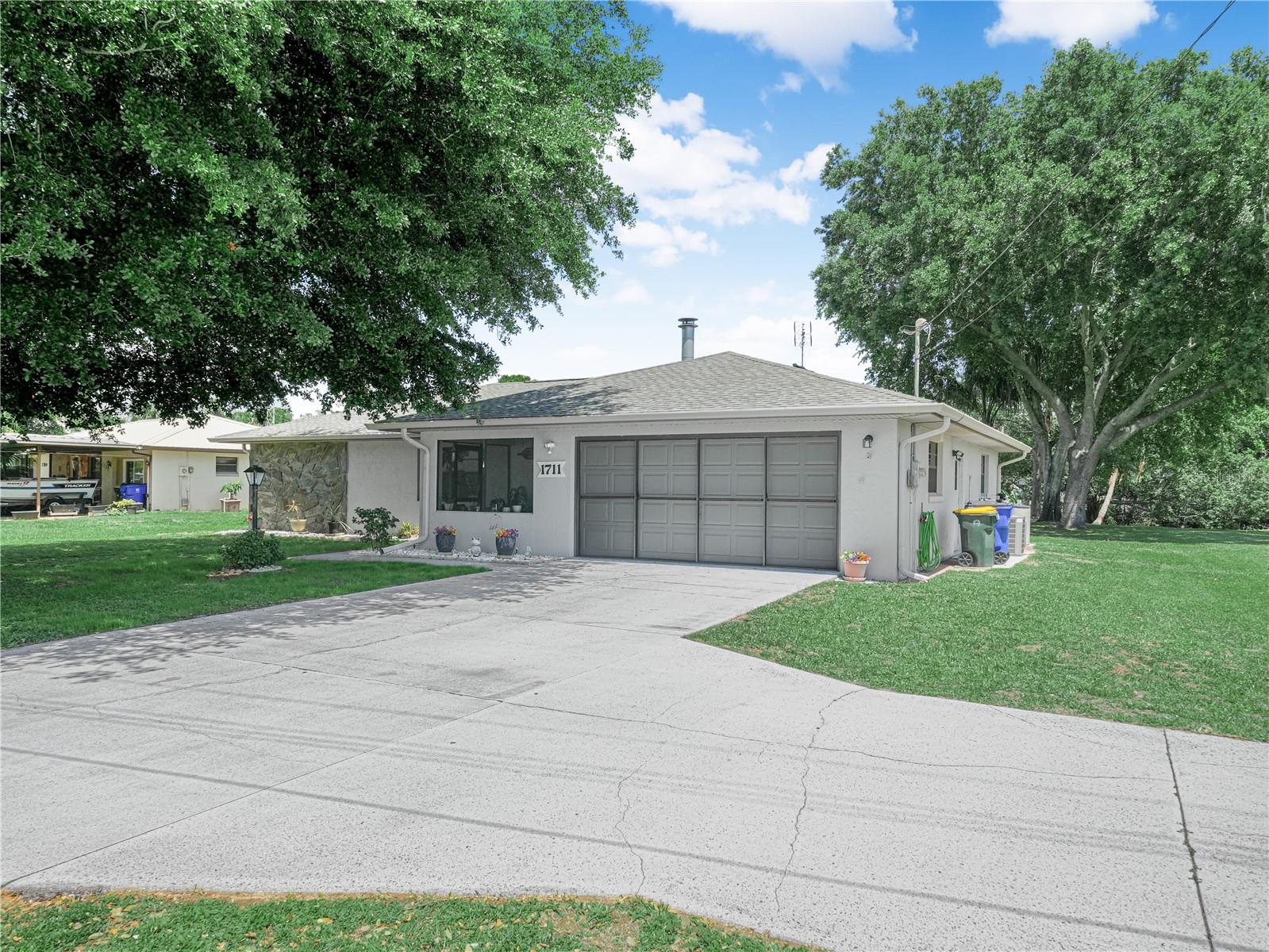 1711 Lake Clay Dr, FL