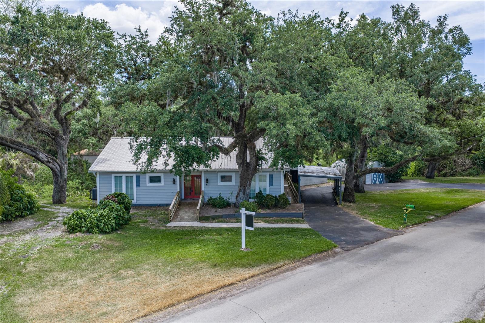 975 Caloosa Estates Drive, FL