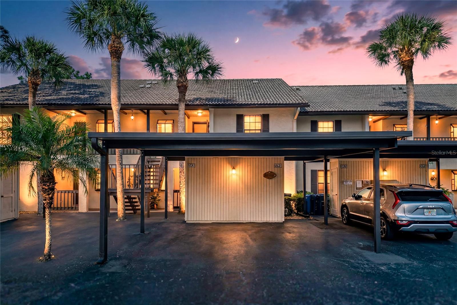 360 Three Lakes Ln #J, FL