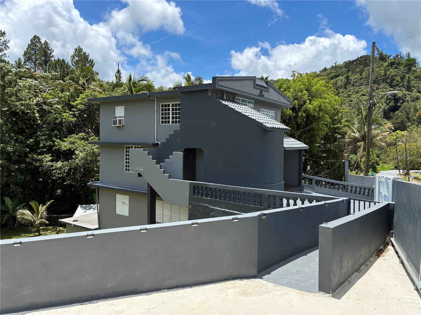 743 Km 4.3 La Vega, Guavate, PR