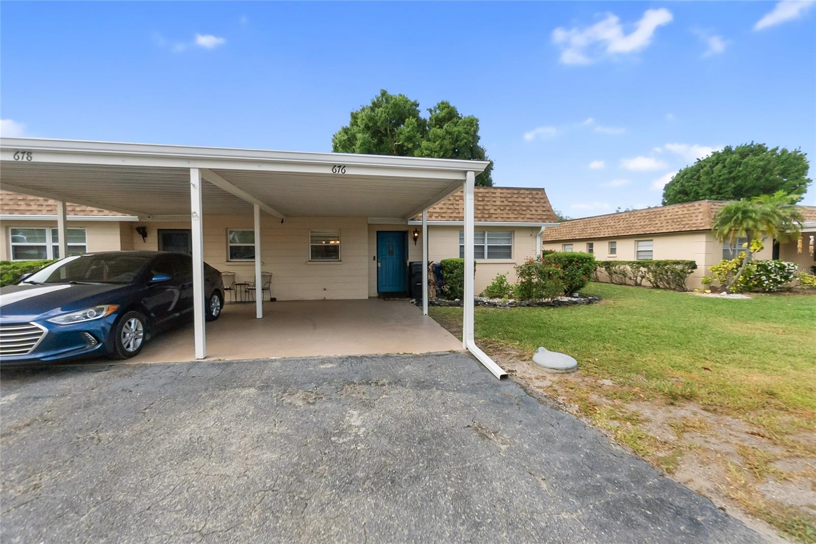676 Park Cir, FL