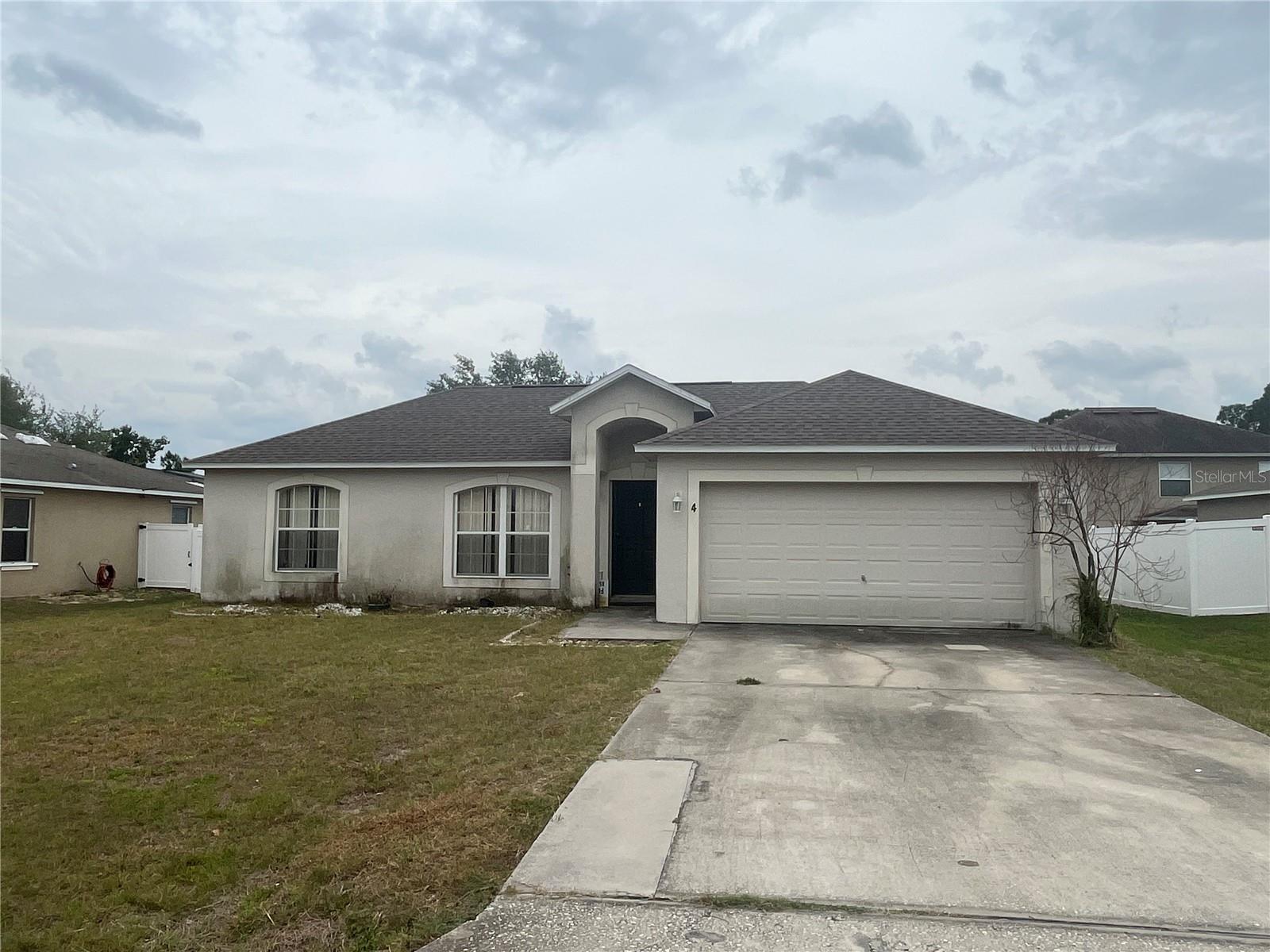 4 Inconnu Dr, FL