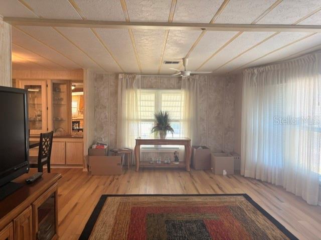 136 Forest Lane, FL