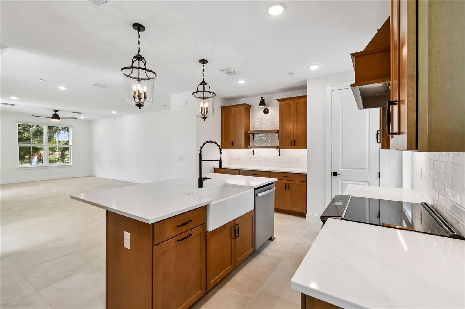 194 Pasquala, FL