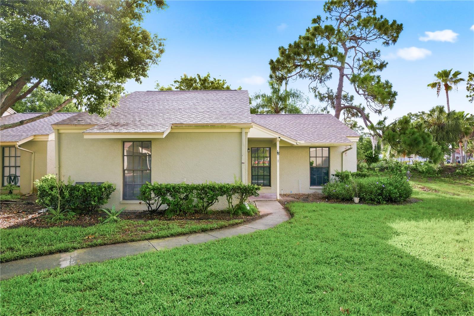 18 Windrush Bay Drive, FL
