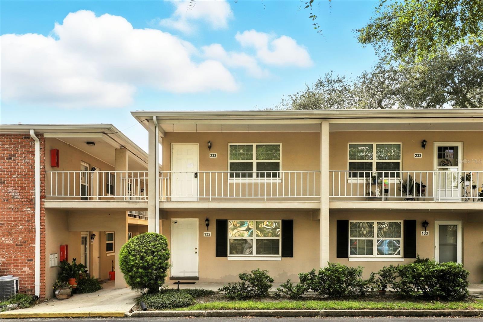 2500 Lee Road, FL