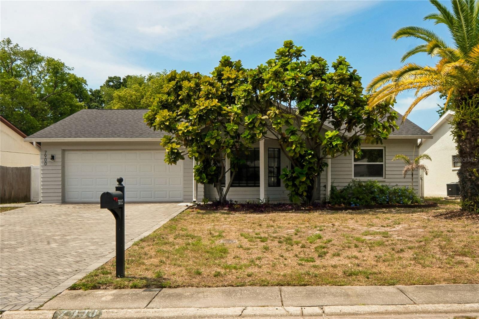 7900 Cayuga Dr, FL