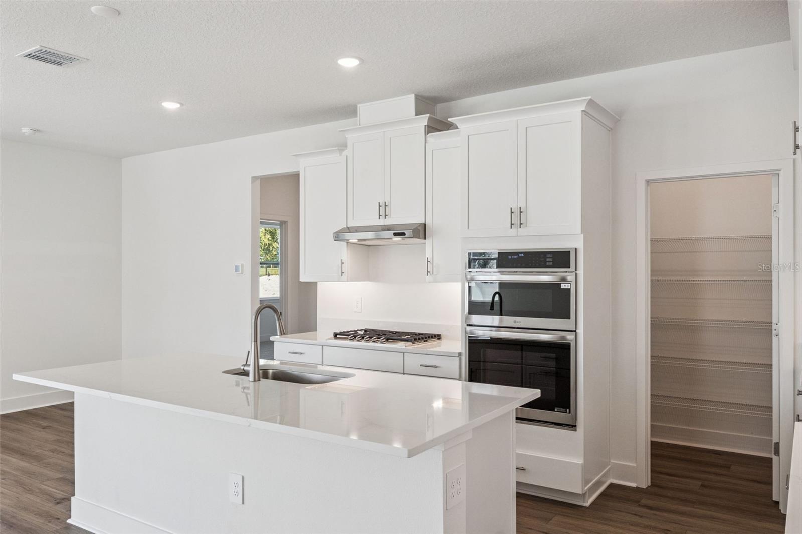 574 Emerald Grove Drive, FL