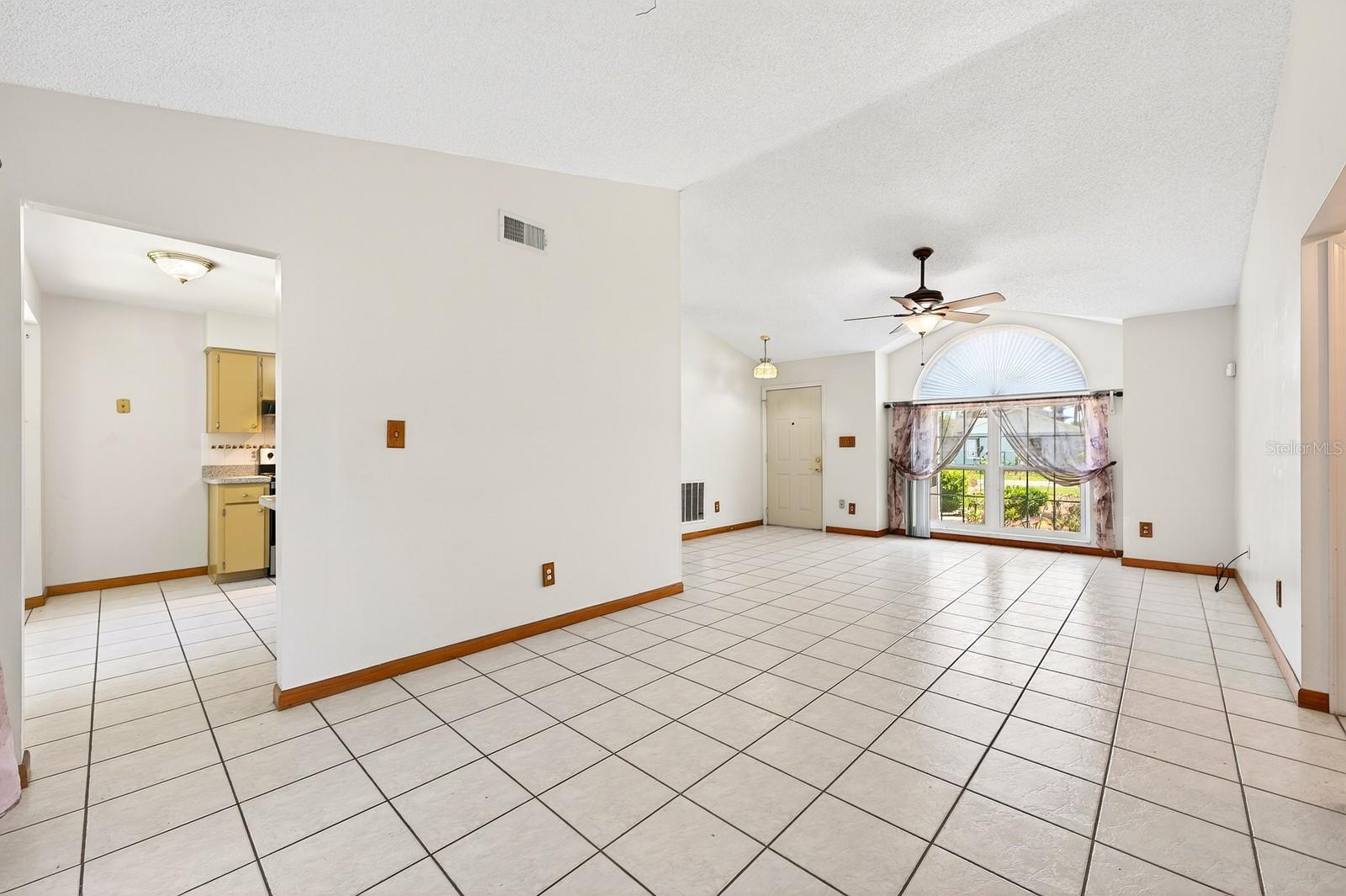 87 Florida Parkway, FL