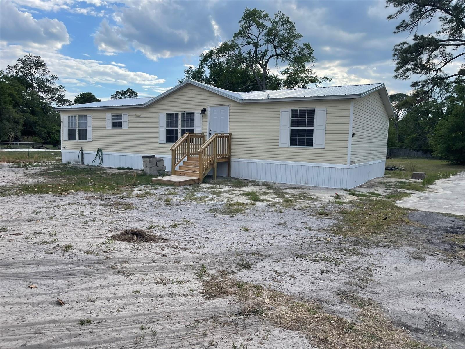 13716 Ne County Road 1471, FL