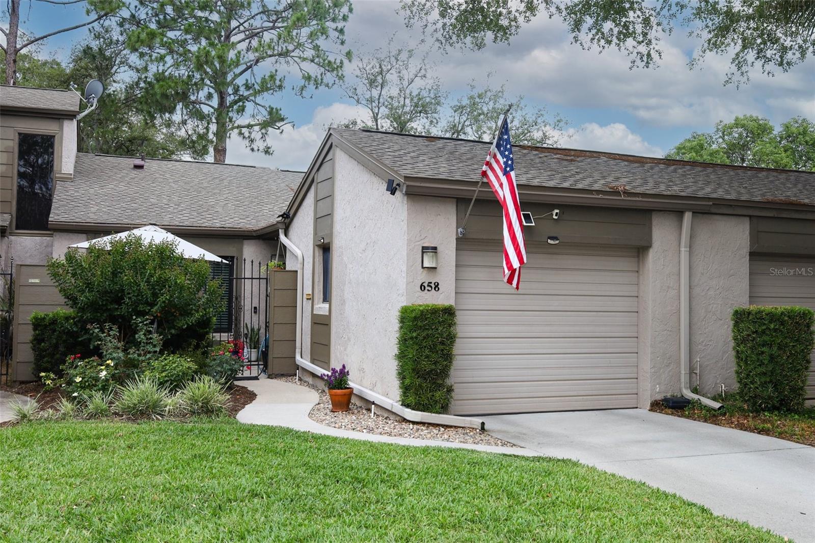 658 Woodridge Drive, FL