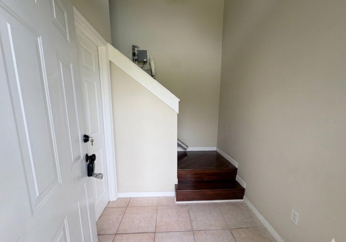 100 Kingbird Circle, FL