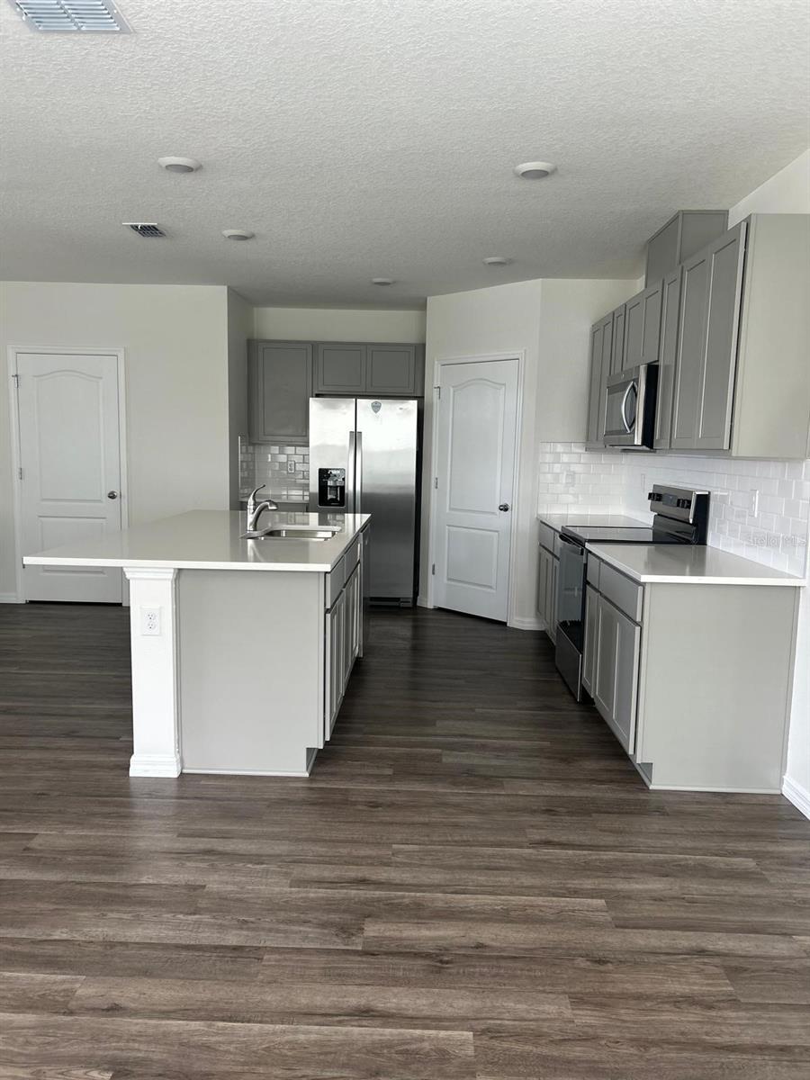 5511 Stable Mate Drive, FL