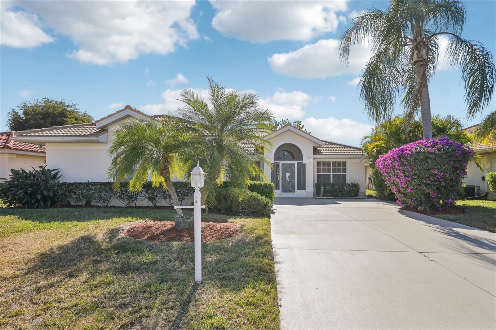 8373 Pondview Lane, FL