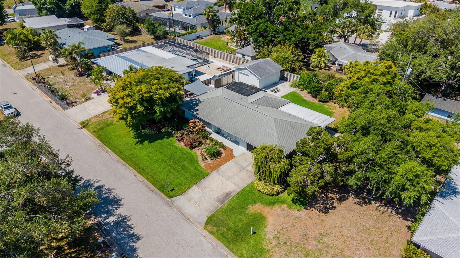 2747 Jefferson Cir, FL
