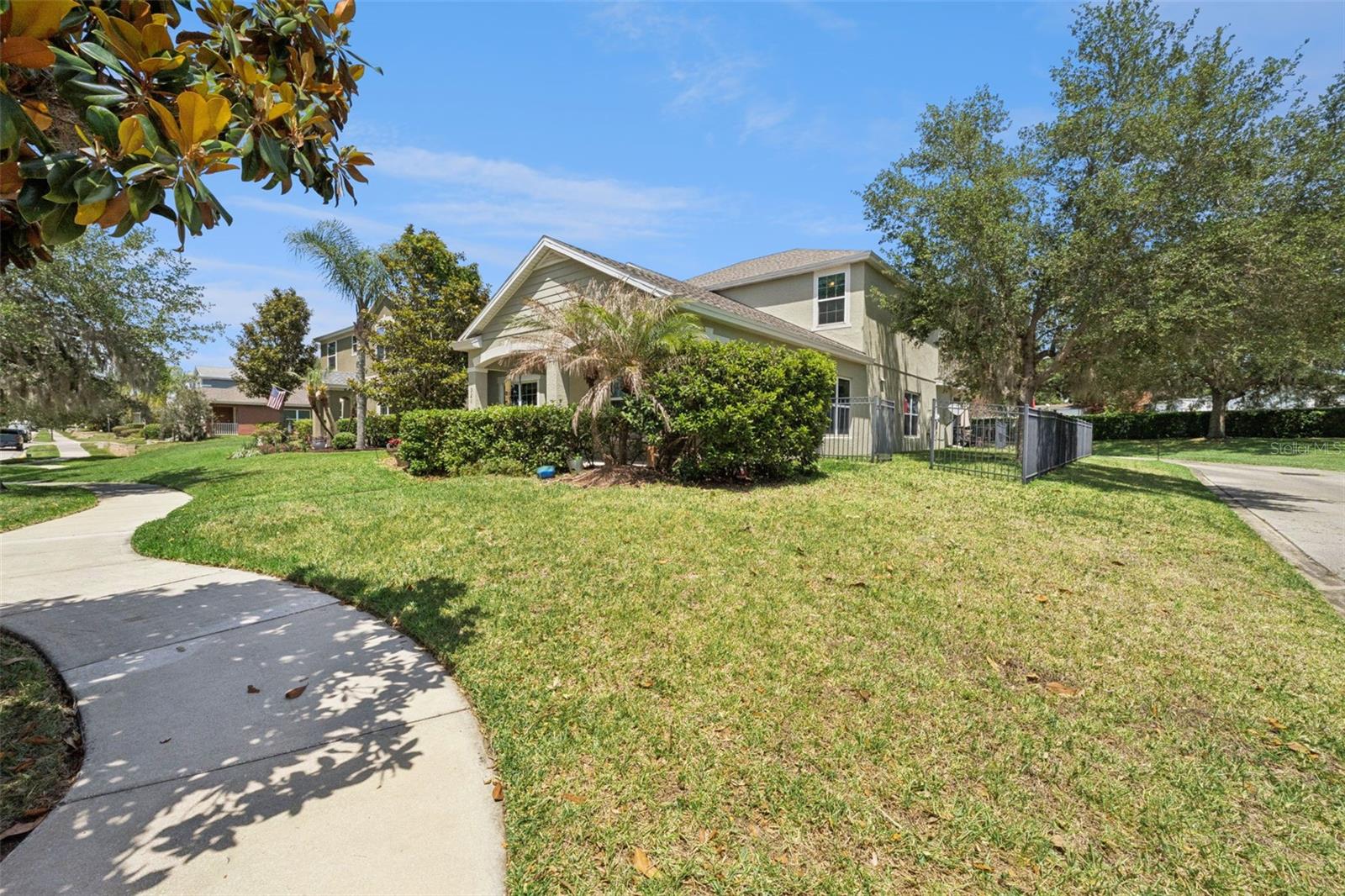 921 Bending Oak Trail, FL