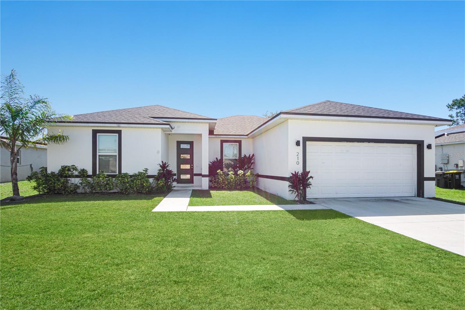 210 Goldenrod Ln, FL