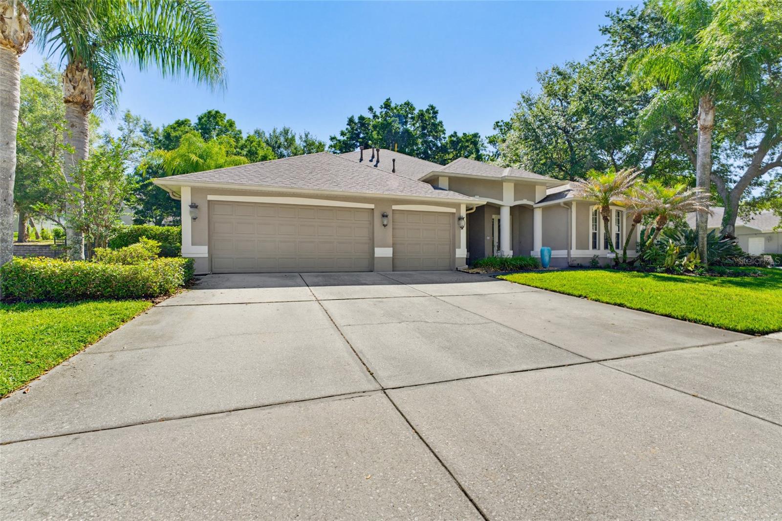 62 Camelot Ridge Drive, FL