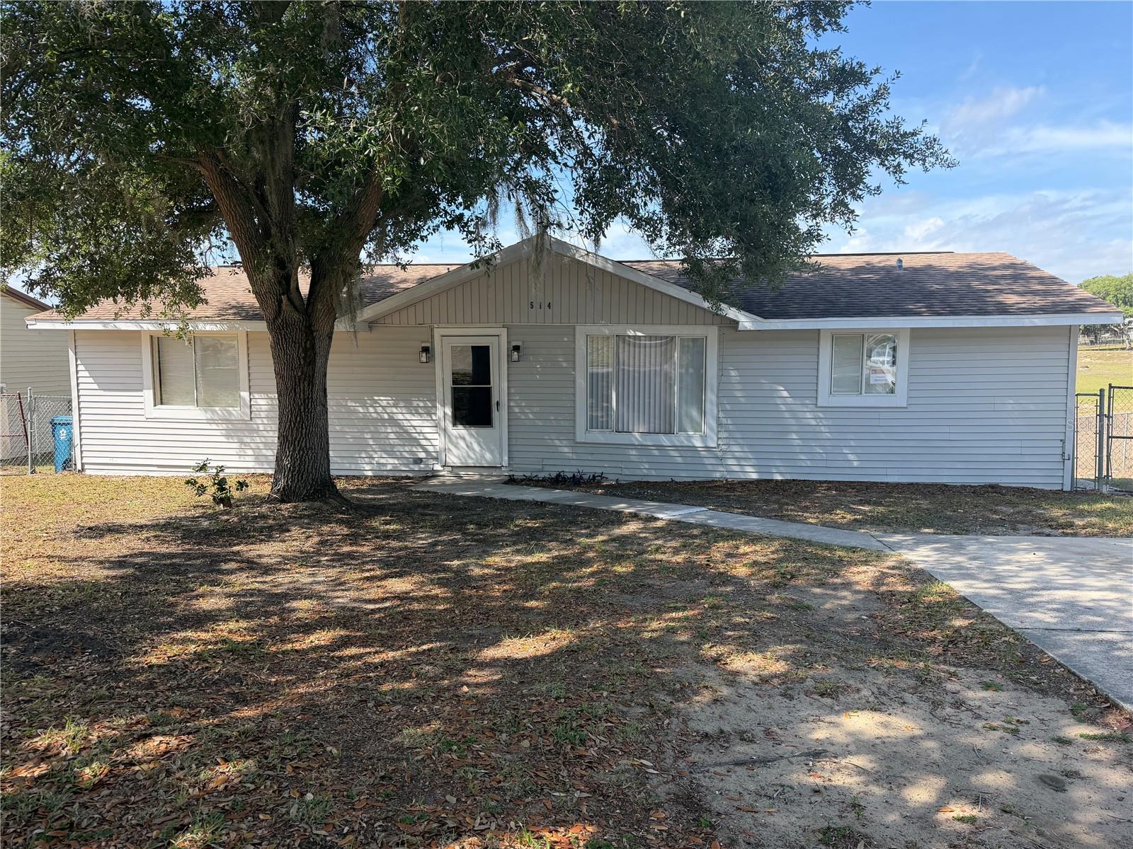 514 Greenbrough Dr, FL