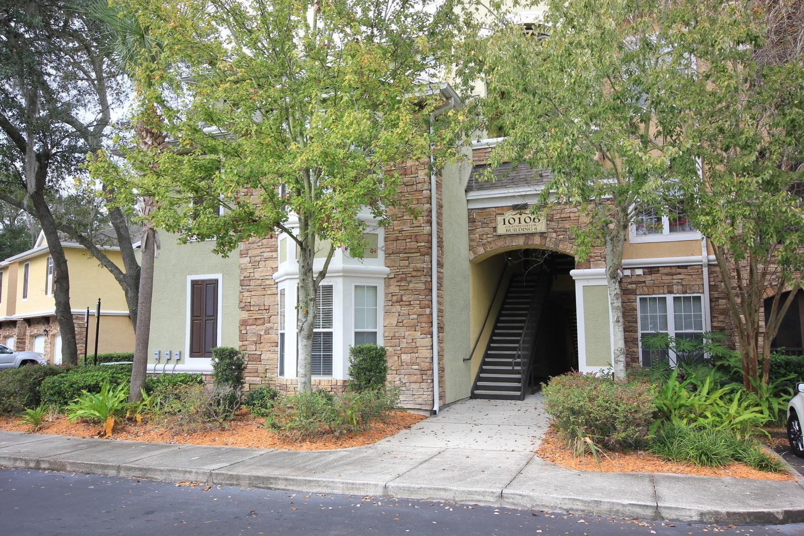 10106 Courtney Oaks Cir #104, FL