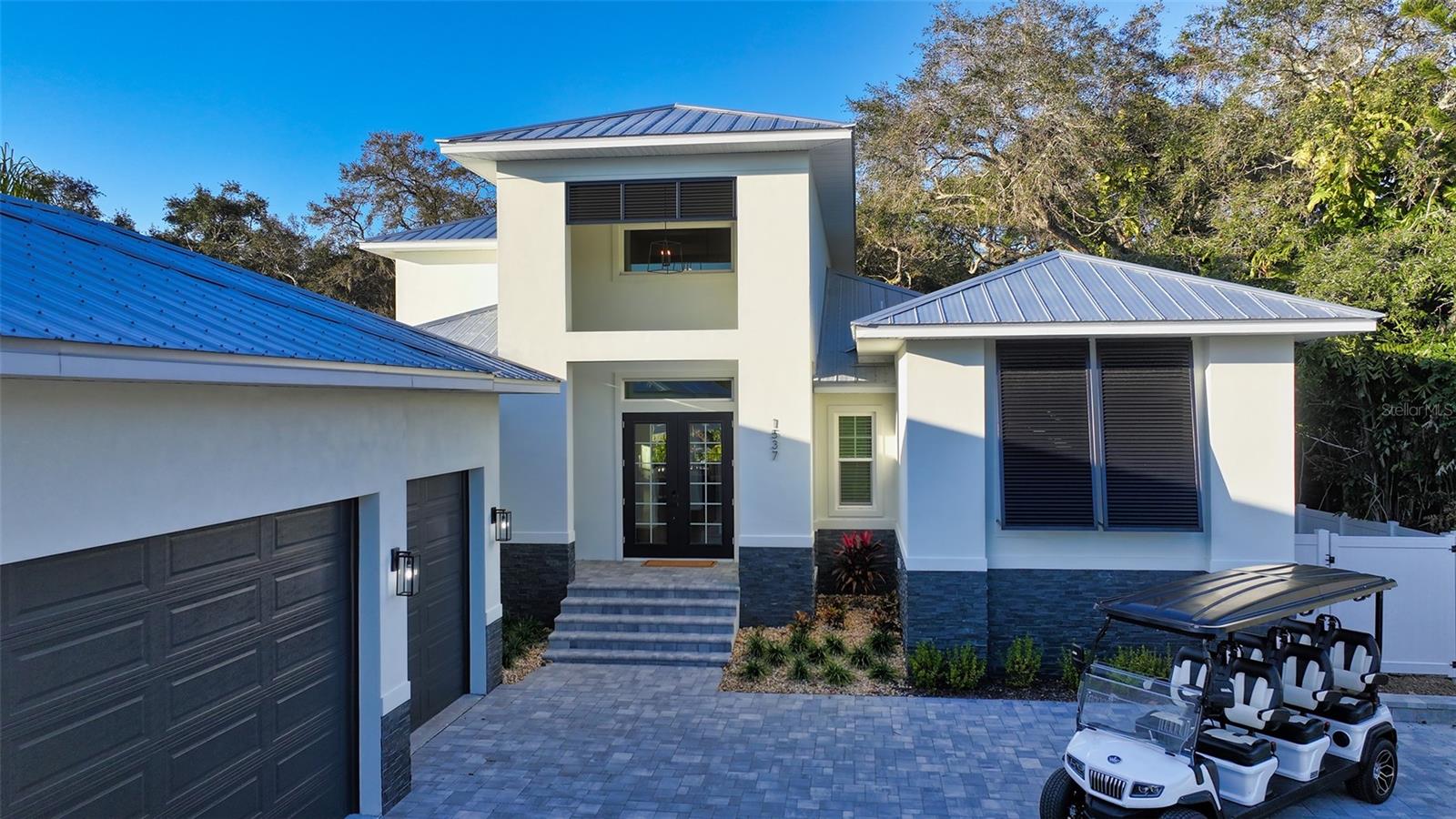 1537 Siesta Drive, FL