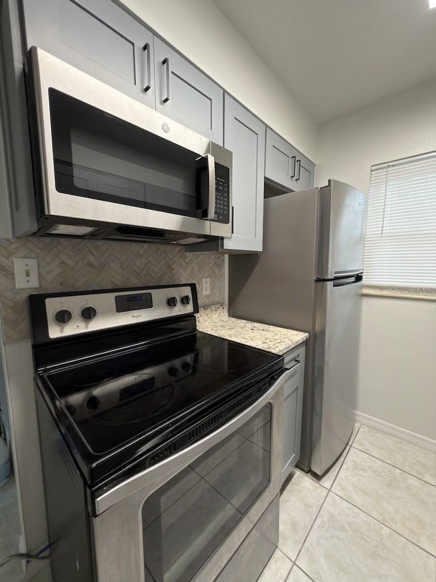 827 Sky Lake Circle, FL