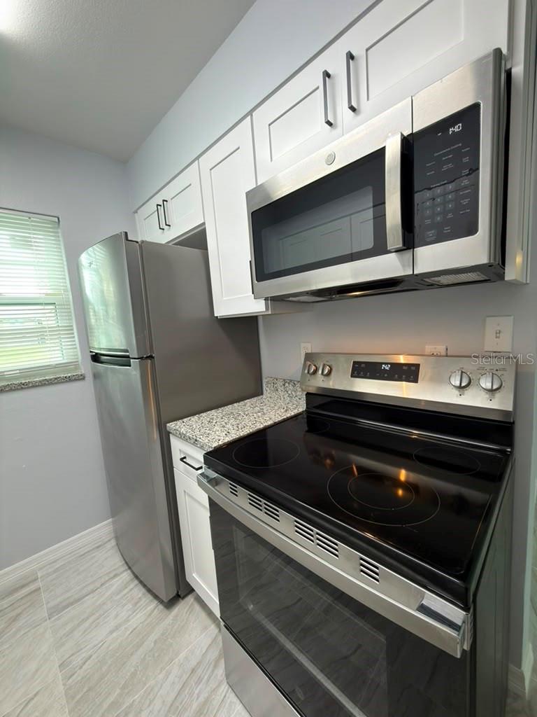 843 Sky Lake Circle, FL