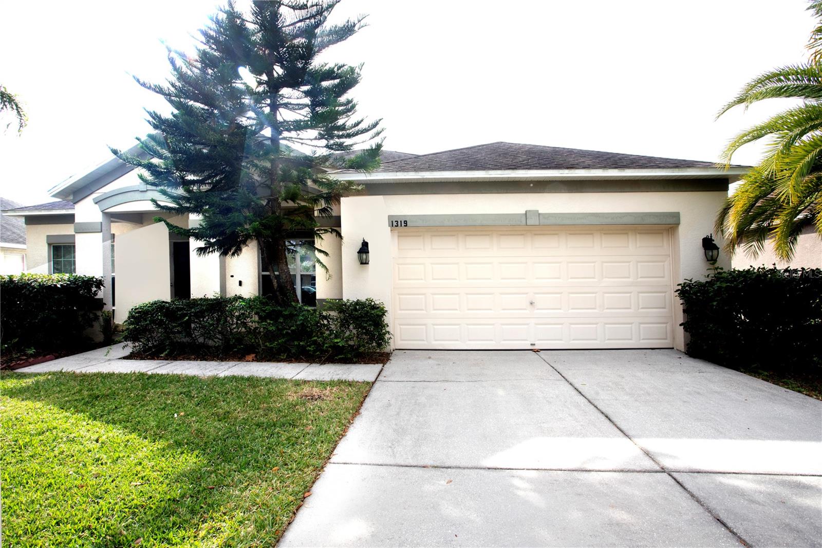 1319 Rowantree Dr, FL