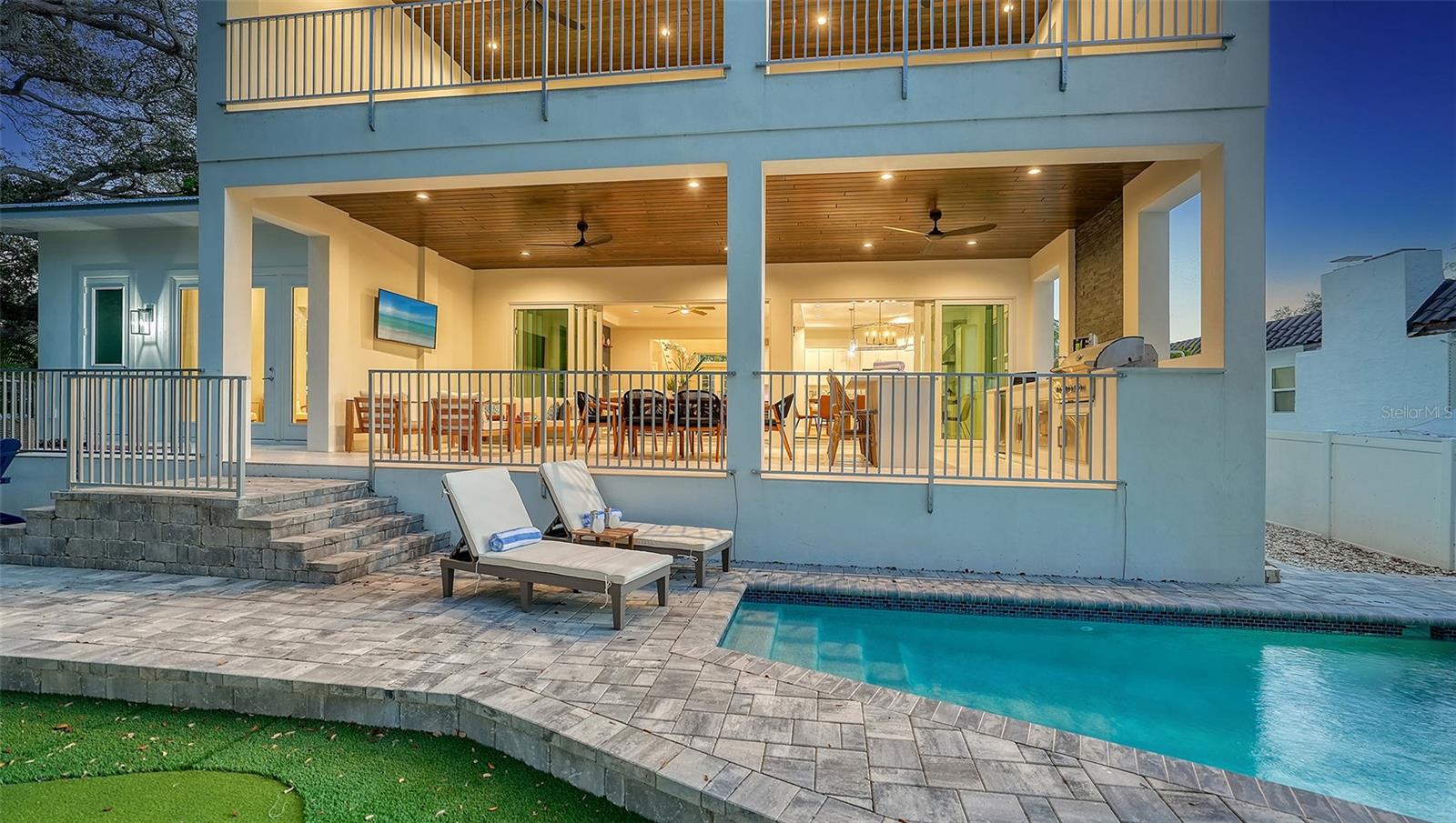 1537 Siesta Drive, FL