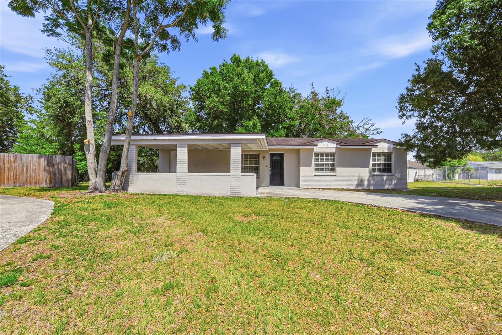 1729 Flores Court, FL