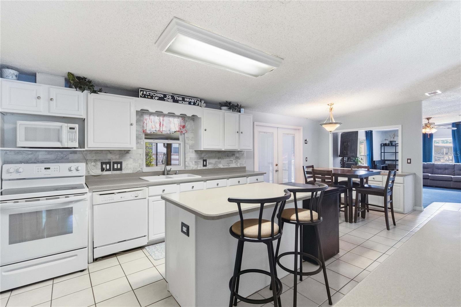 2030 Crystal Lane, FL