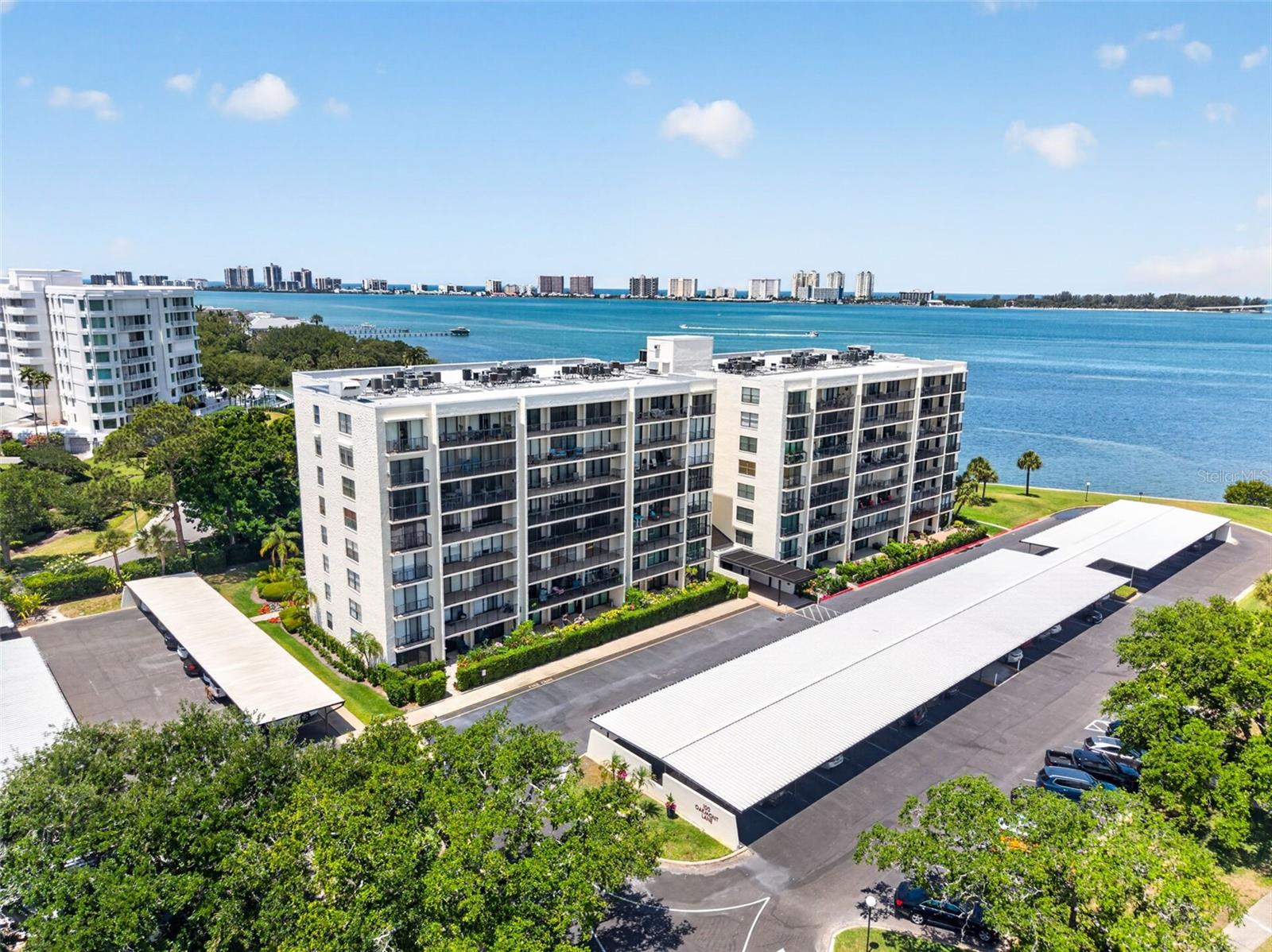 100 Oakmont Lane, FL