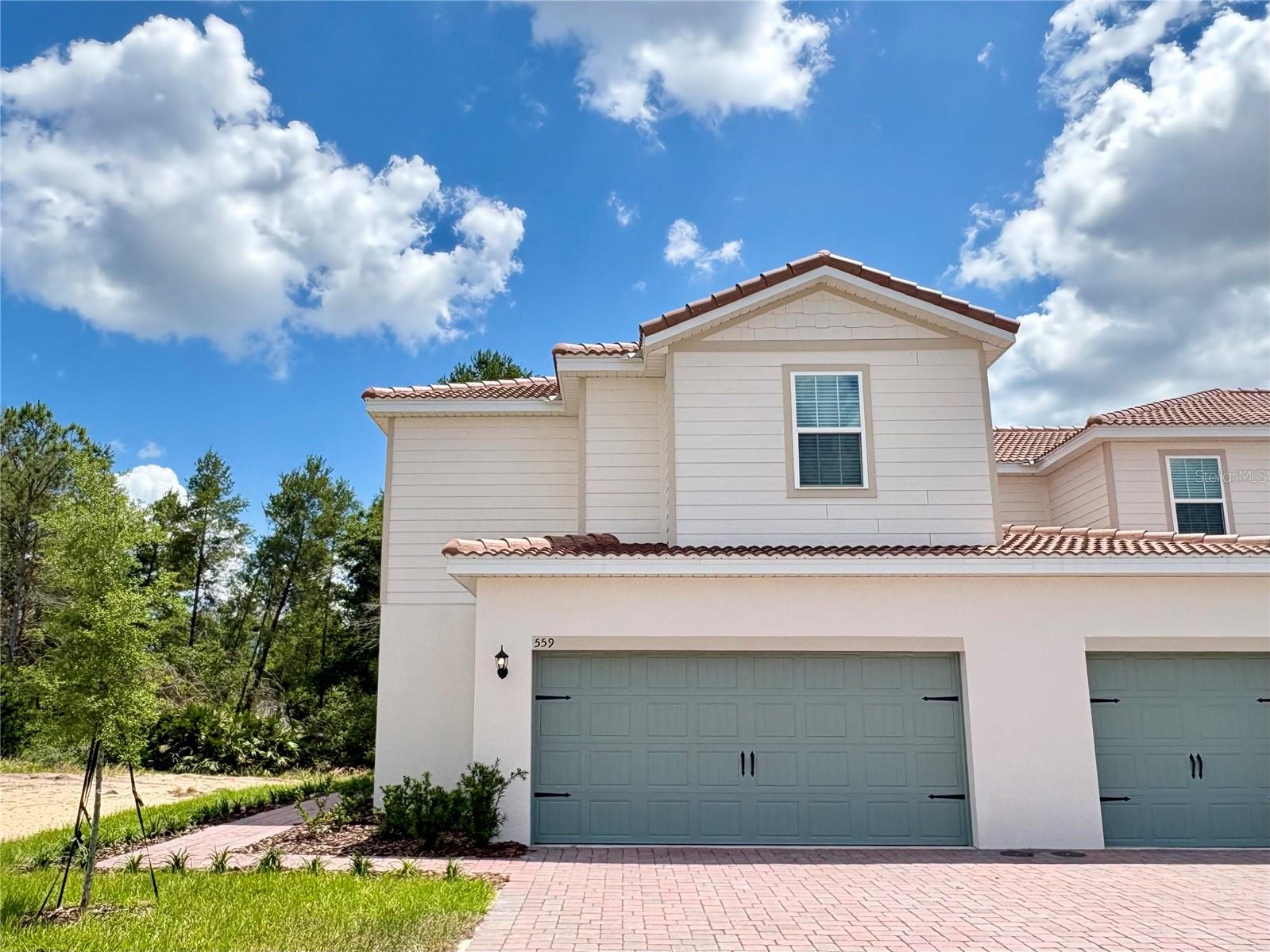 559 Bay Leaf Dr, FL